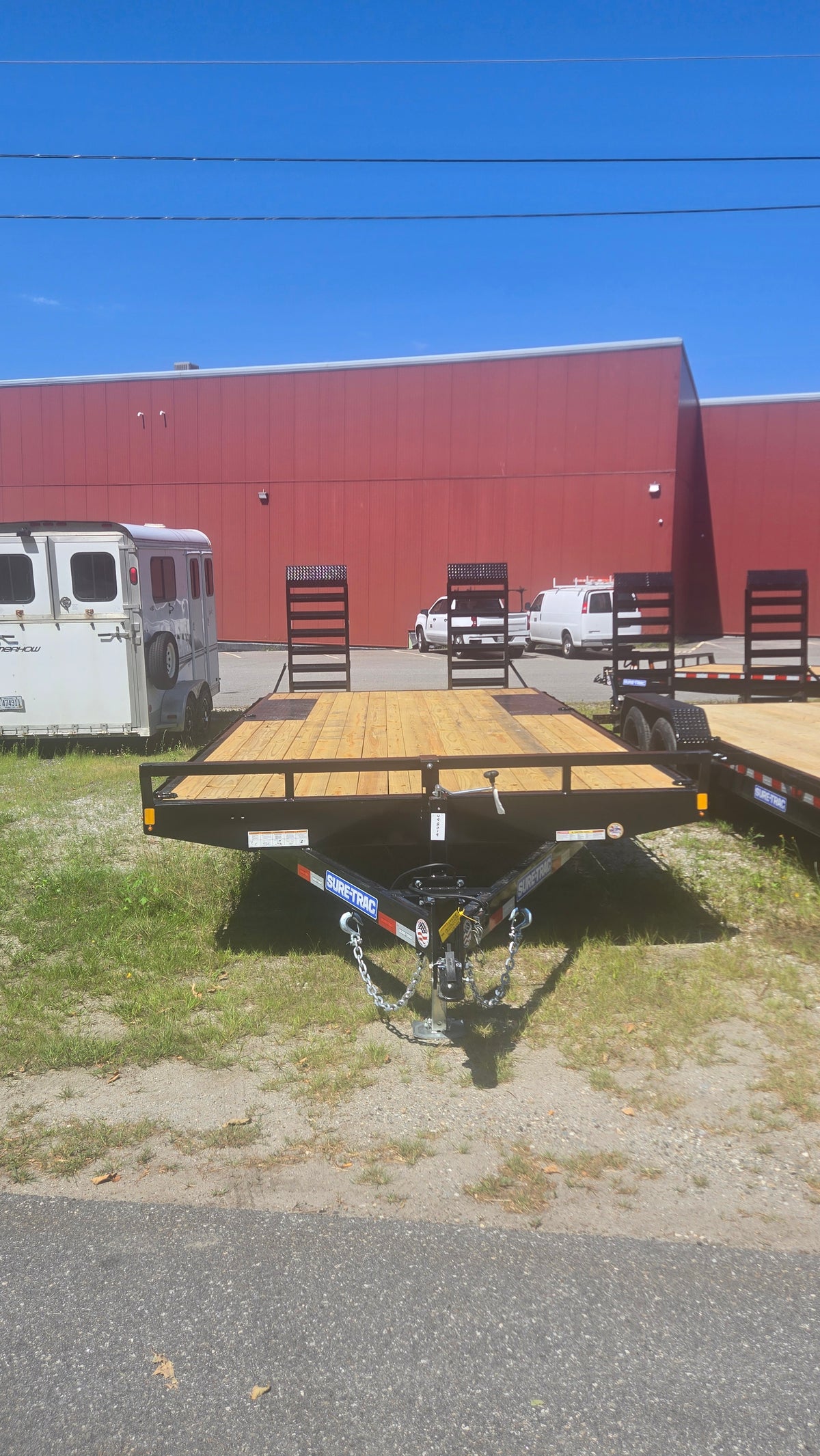 2027 Sure-Trac 8.5 x 20 (17+3) Low Profile Deckover Beavertail 10k